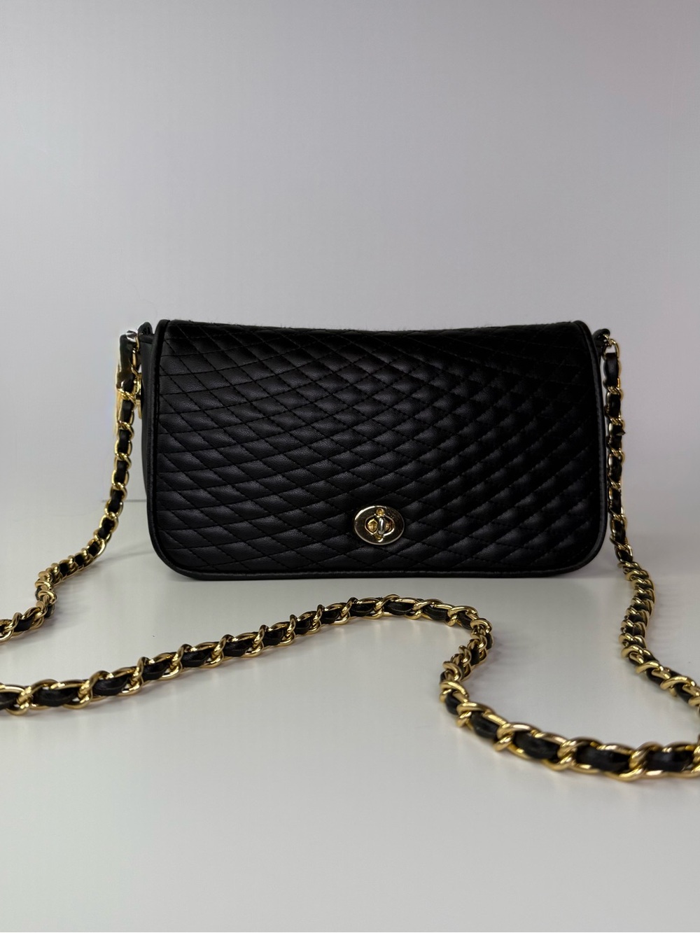 Vintage Kathie Lee Collection Black & Gold Quilted Crossbody Chain Shoulder Bag